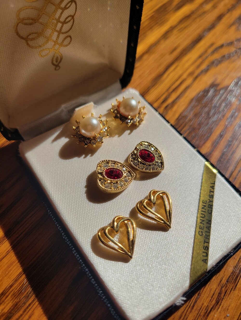Genuone Austrian Crystal Pierced Earring Set